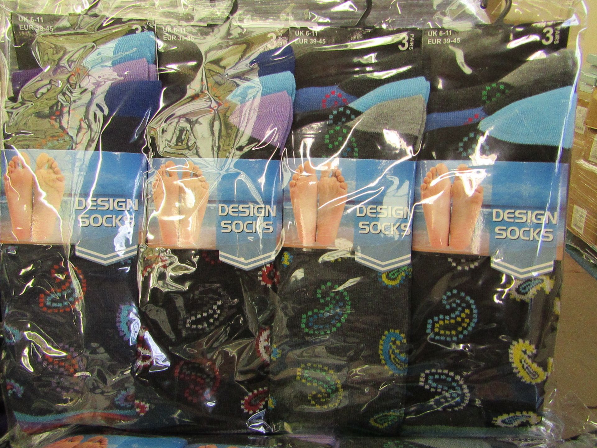 12 X Pairs of Mens Design Socks size 6-11 new in packaging