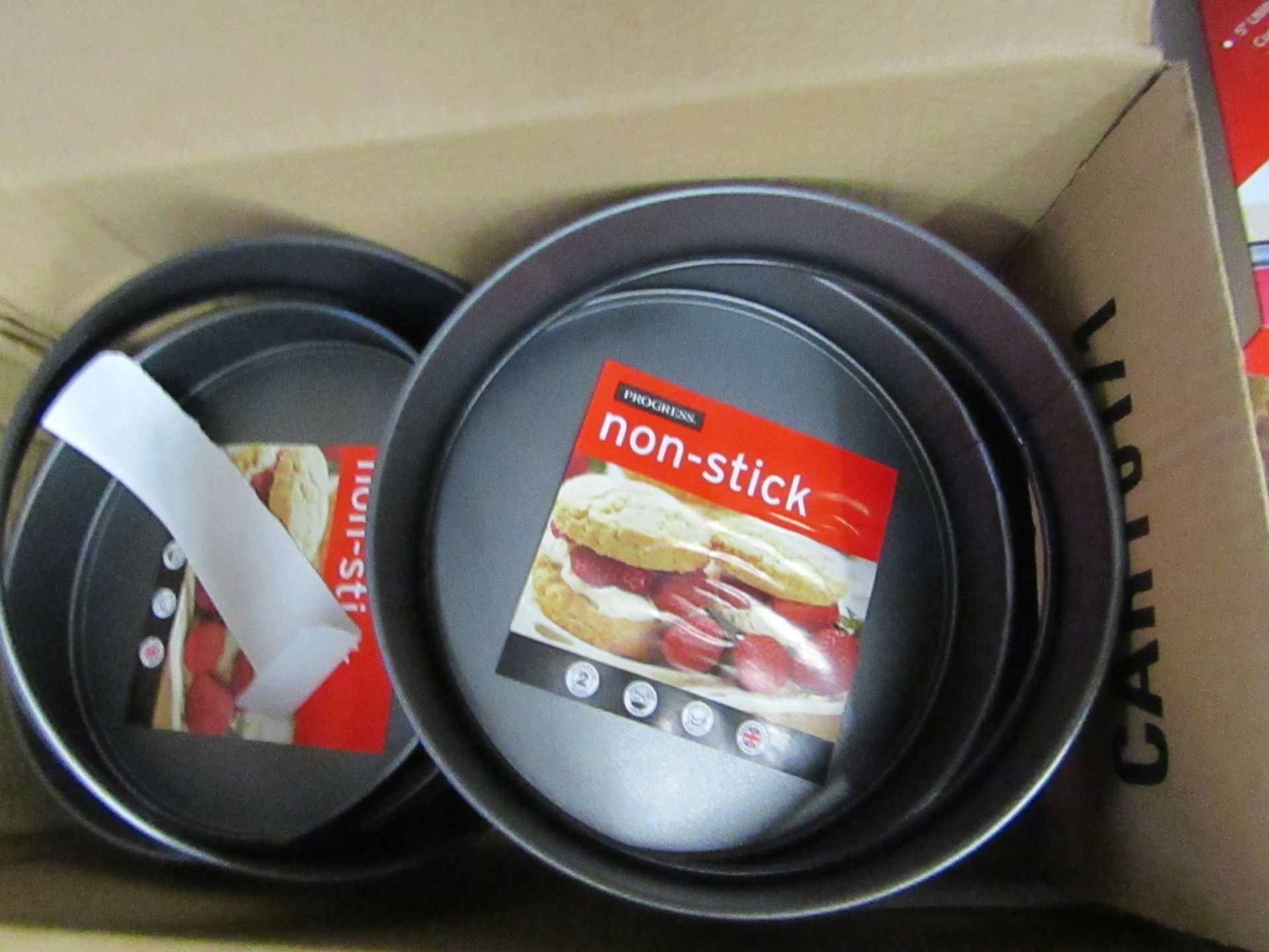 3 x Non Stick Cake Tins with push up Bottoms. New withTags