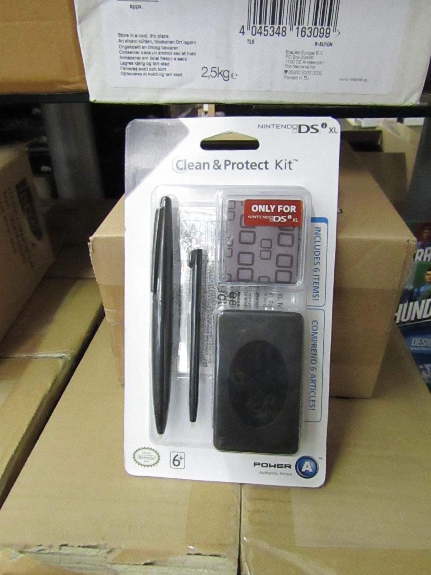 Box of 32 Nuntendo DS Clean & Protect Kits. Brand new & Boxe