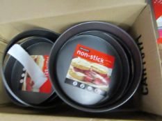 3 x Non Stick Cake Tins with push up Bottoms. New withTags