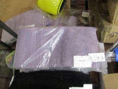 2 x Kingsley Pedastal Mats. Brand New with Tags. See Image For Colour.