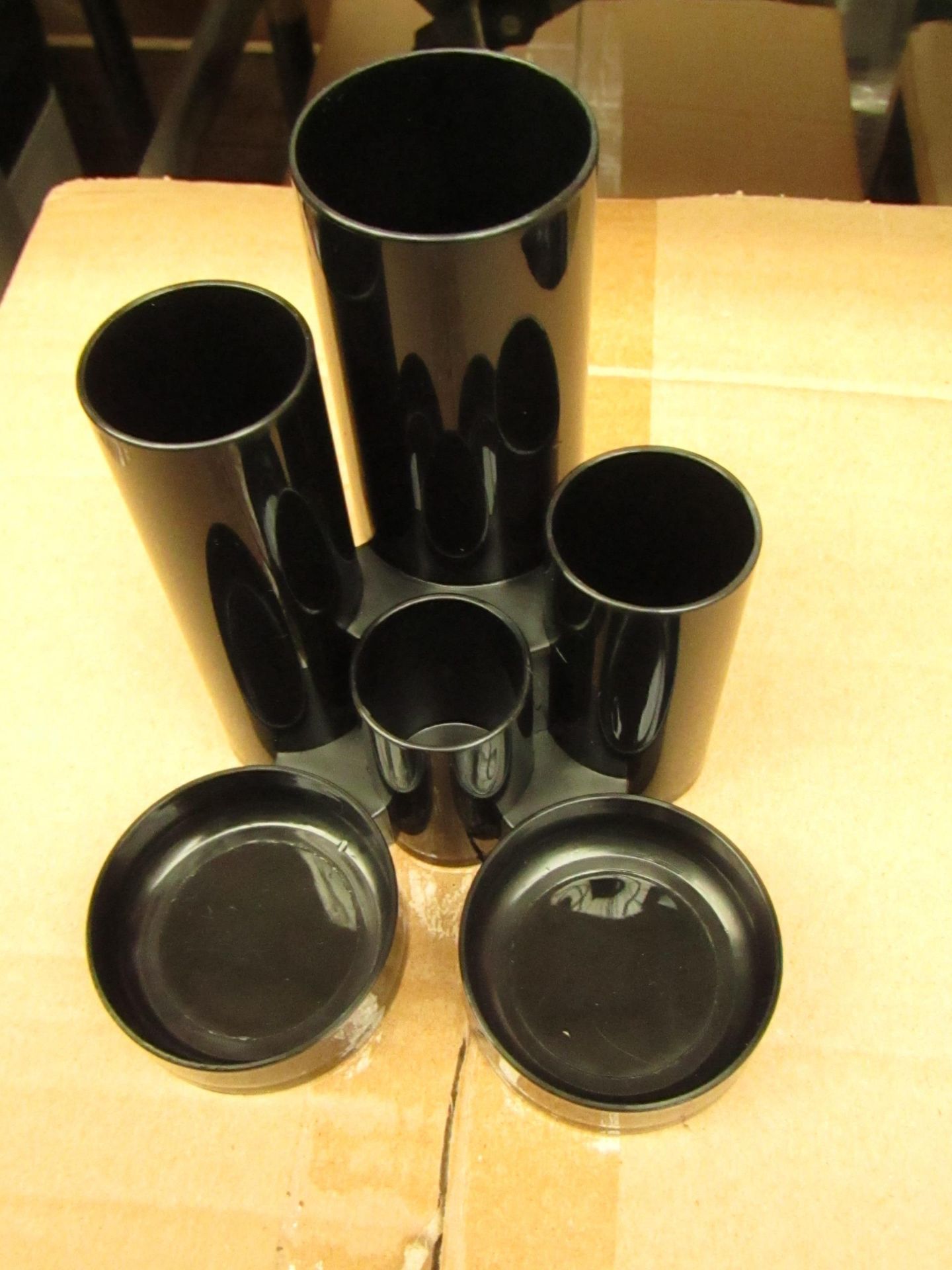 6x Black tube tidies, new.