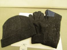 Thermal gift set containing; gloves, hat and a pair of socks, new and packaged.