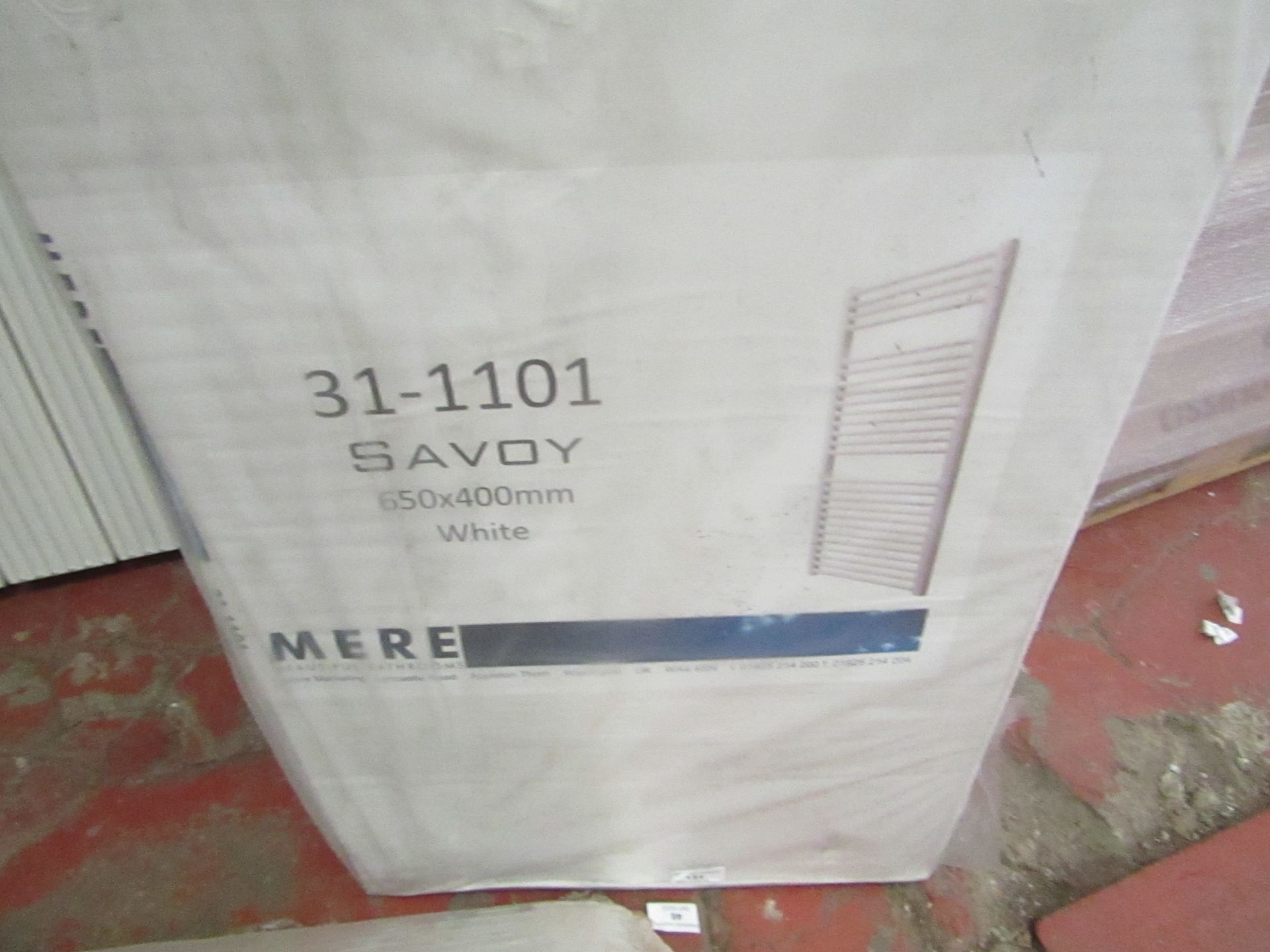 Mere Savoy 650x400mm White Towel Rail - New.