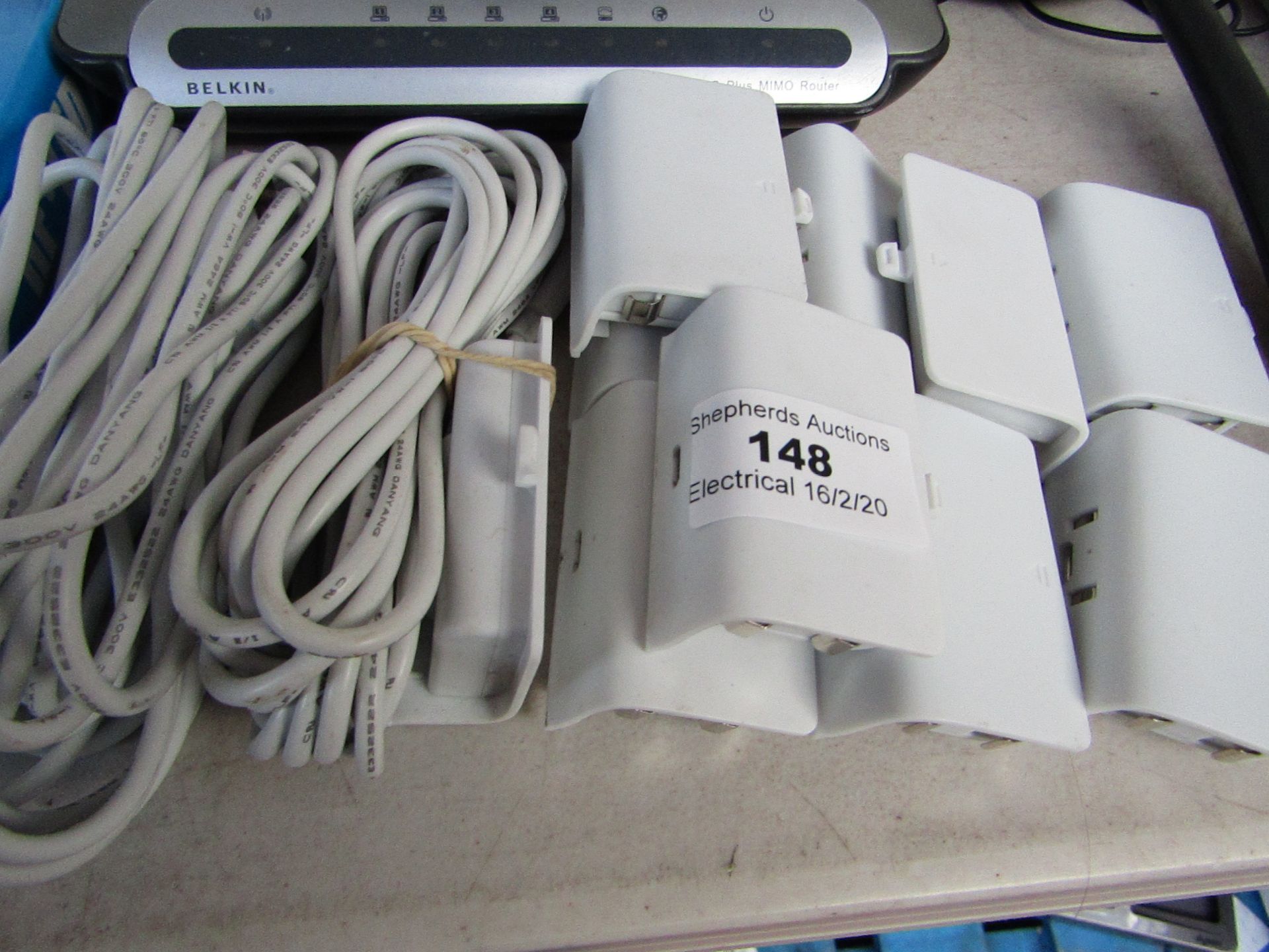 10x XBOX controller battery packs with 2x USB chargers, untested.