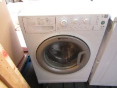 Hotpoint Style 7Kg washing machine, powers on and spins.