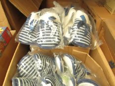 Box of 11 Pairs of Slipper's - (Blue & White) - Includes, 2 Large, 2 Meduim, 7 Small - All New and