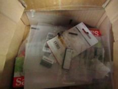 4x Various picked at random SD cards, GB may vary from 8GB to 128GB. Untested.