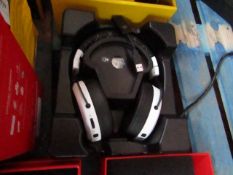 Corsair HS70 gaming headphones, tested working and boxed.