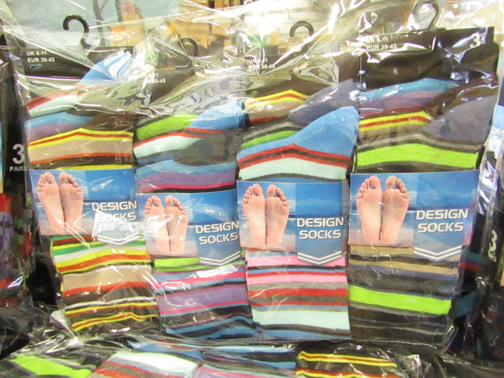 12 X Pairs of Mens Design Socks size 6-11 new in packaging