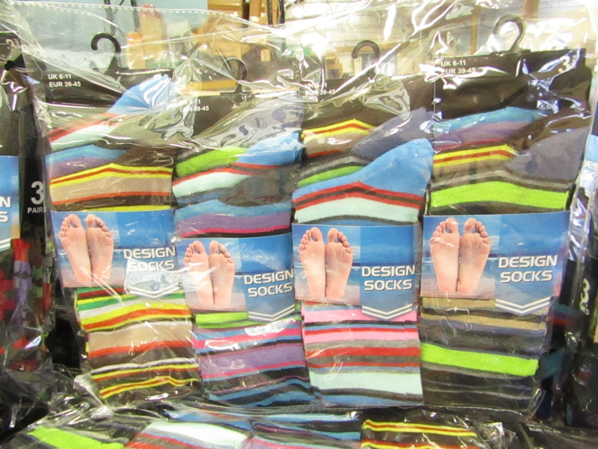 12 X Pairs of Mens Design Socks size 6-11 new in packaging