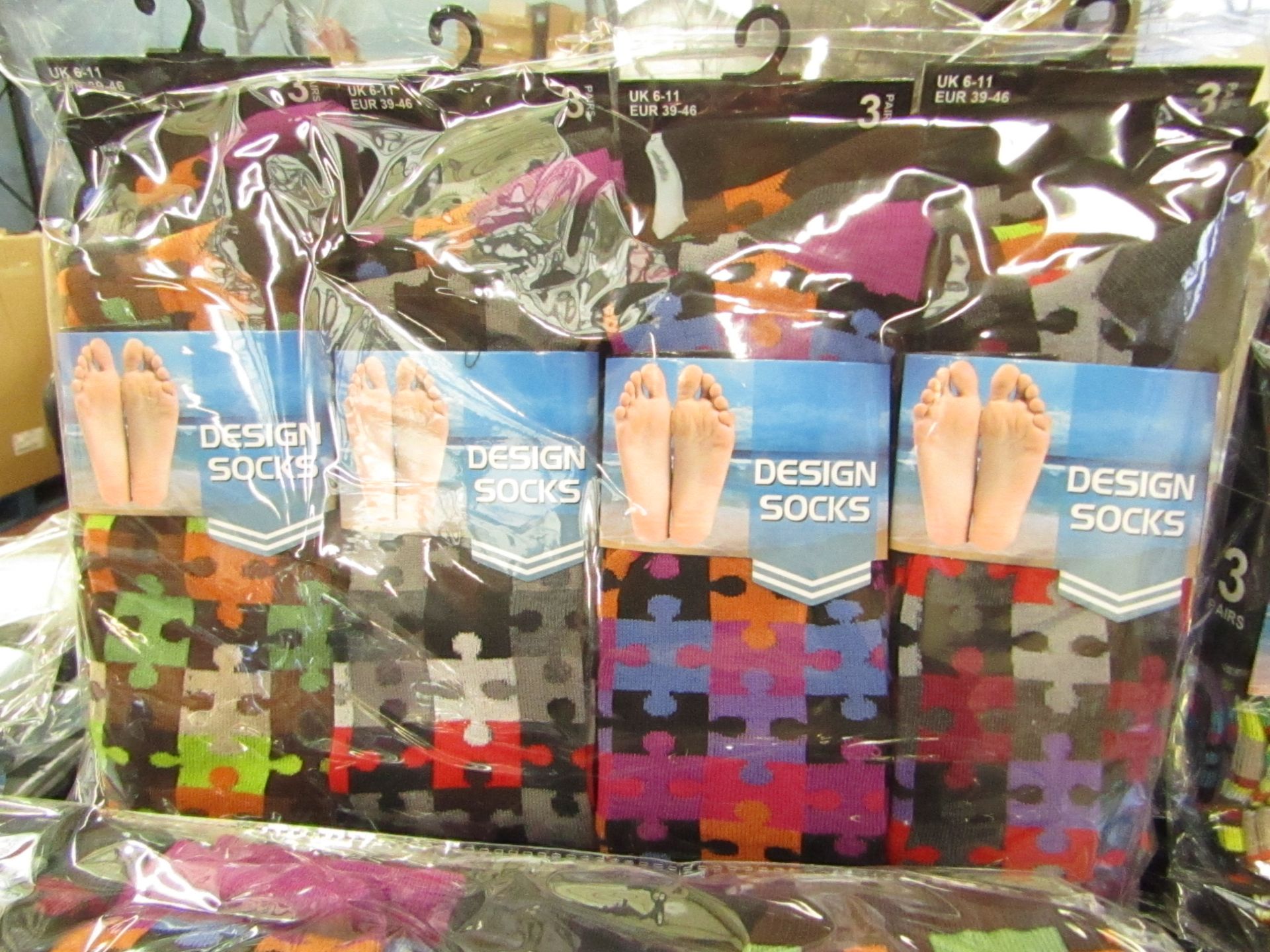 12 X Pairs of Mens Design Socks size 6-11 new in packaging