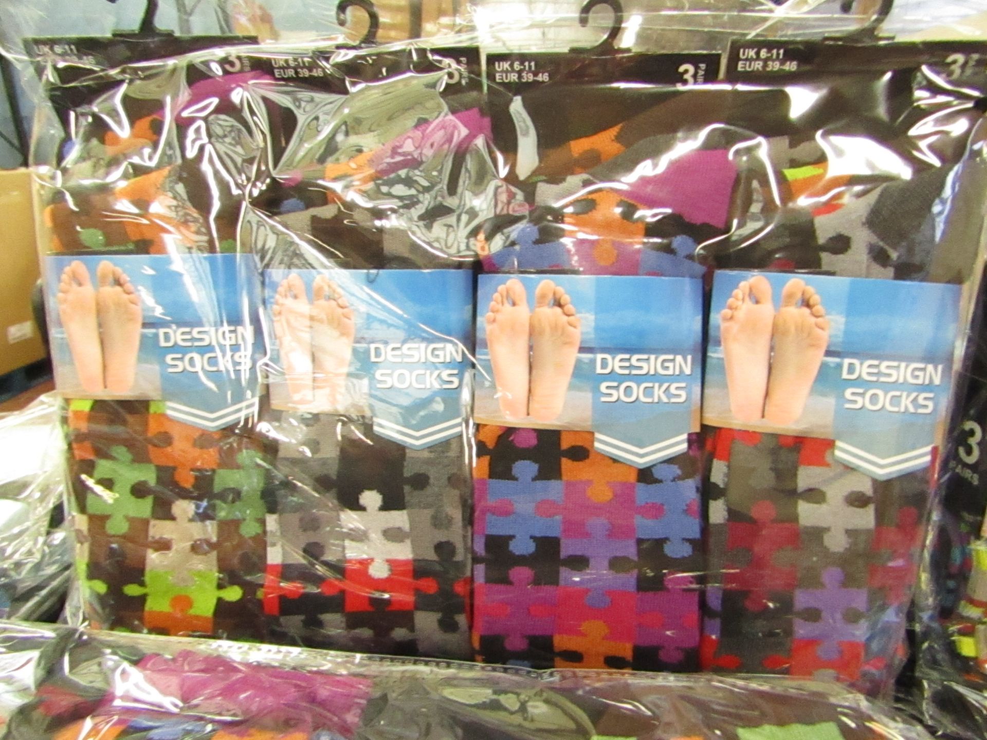 12 X Pairs of Mens Design Socks size 6-11 new in packaging