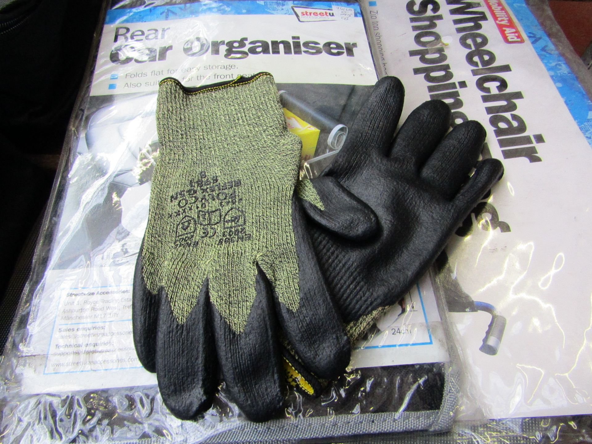 6x Pairs of heavy duty work gloves, new.