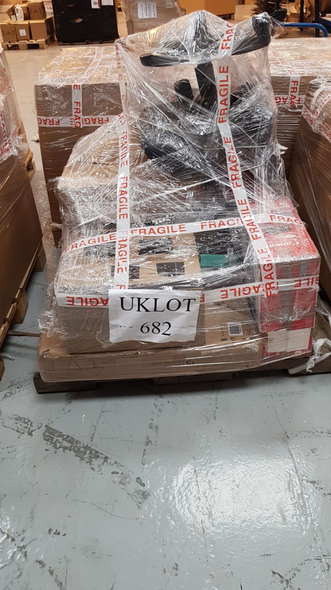 Pallet of Raw Amazon Tech customer returns retailer value of £620 Pallet ref A146682, completely