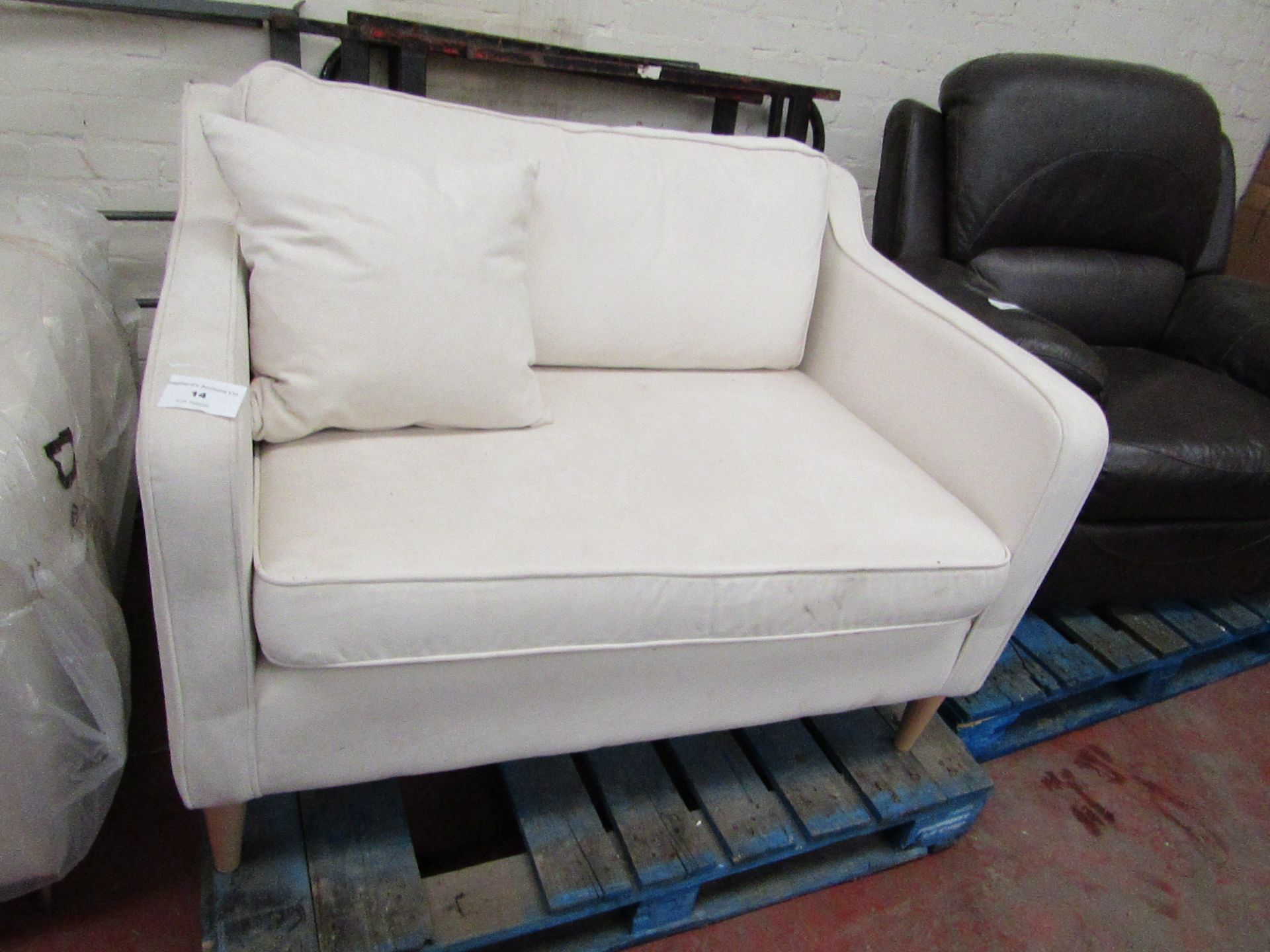 White Meadow Snuggle Seat with Wood Feet 1.1m x 90cm ex-display