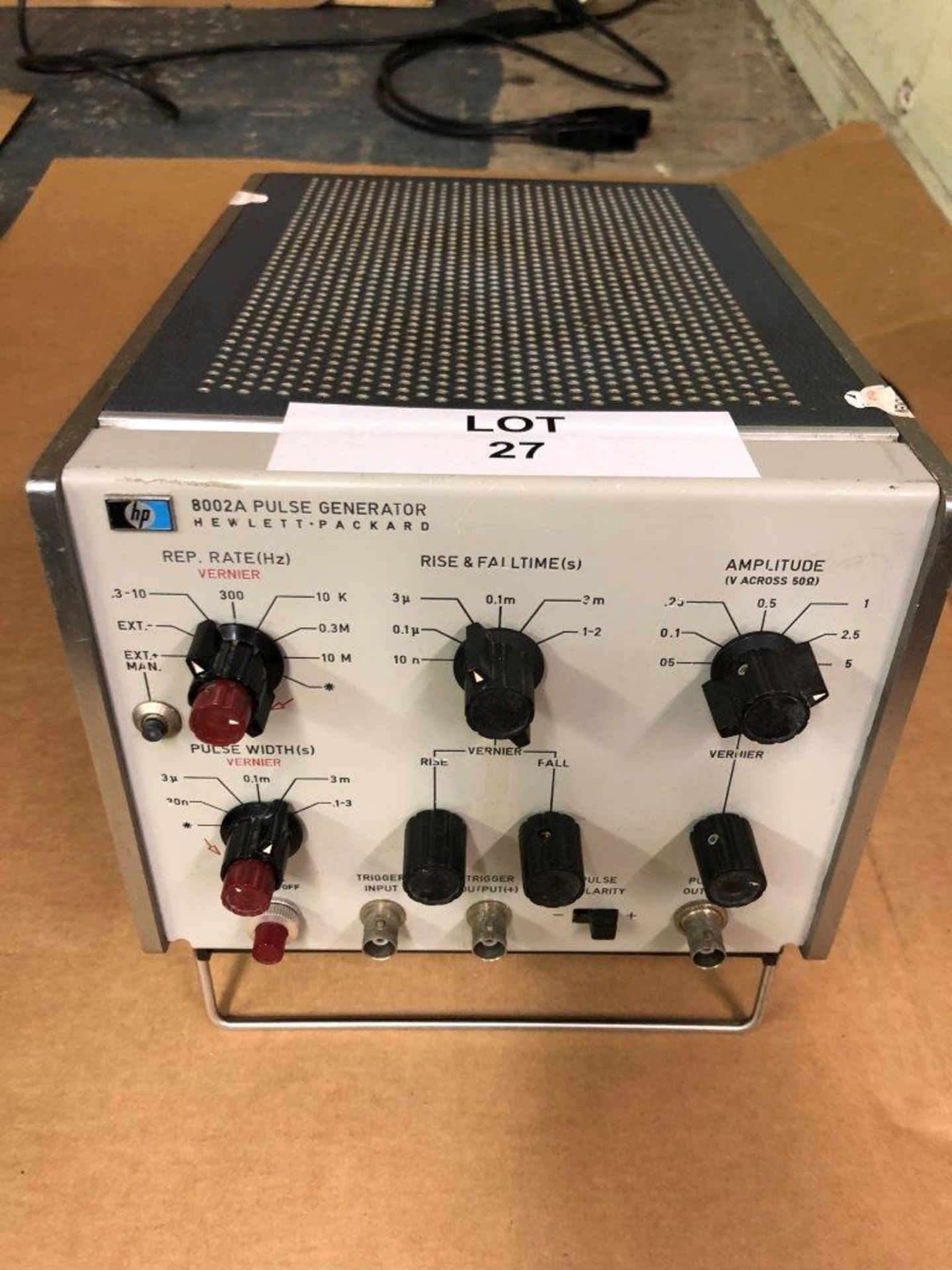 HP 8002A Pulse Generator, Vintage. (Oscilloscope demonstrating operation only and not included).