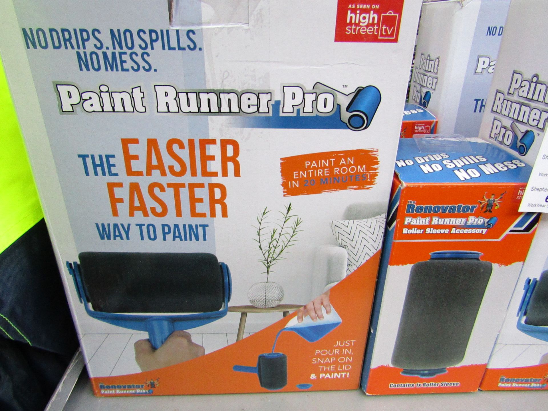 | 1x | PAINT RUNNER PRO WITH PAINT RUNNER PRO ROLLER SLEEVE ACCESSORY | UNCHECKED AND BOXED | NO