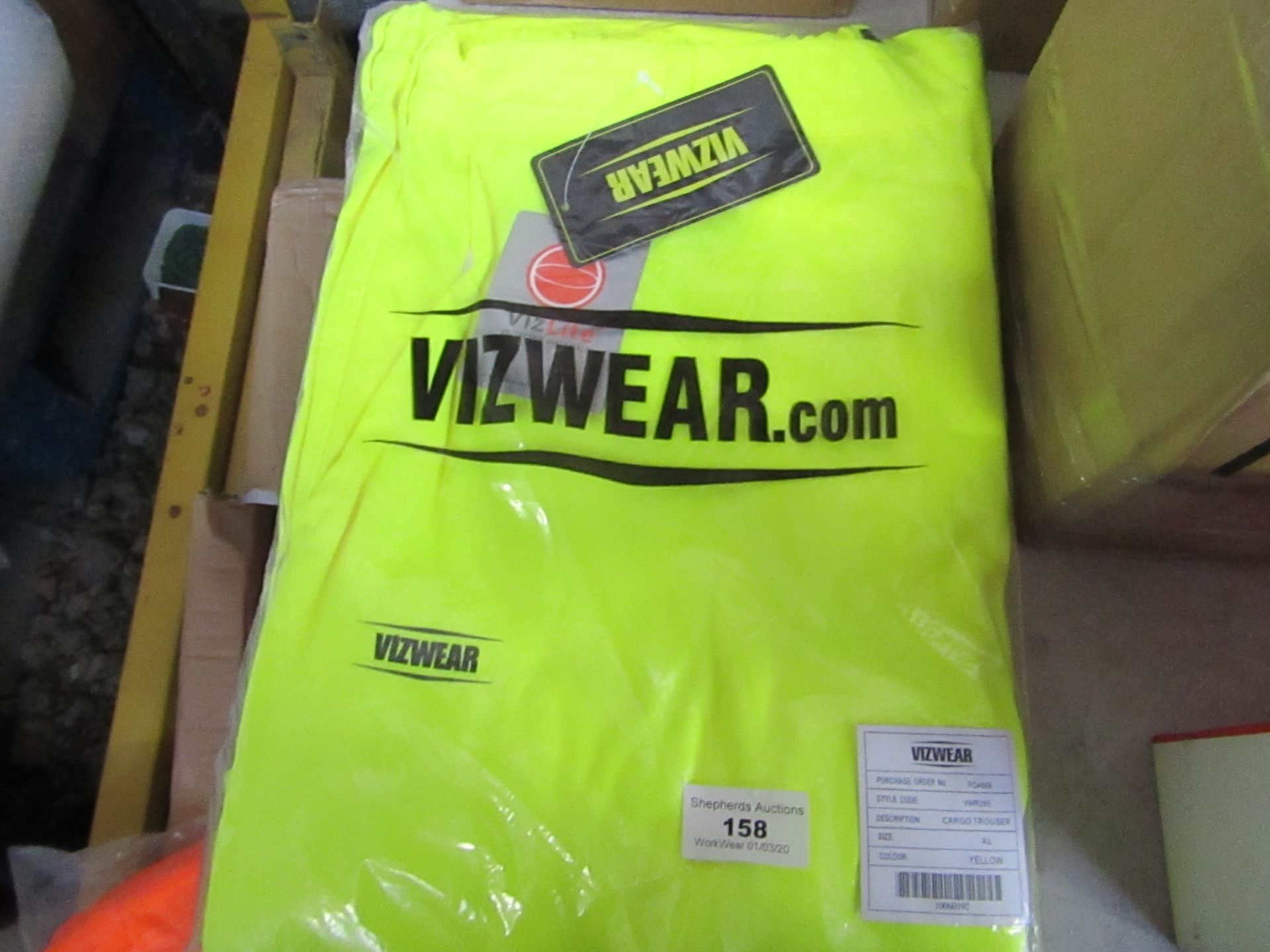 Vizwear cargo trousers, size XL, new and packaged.