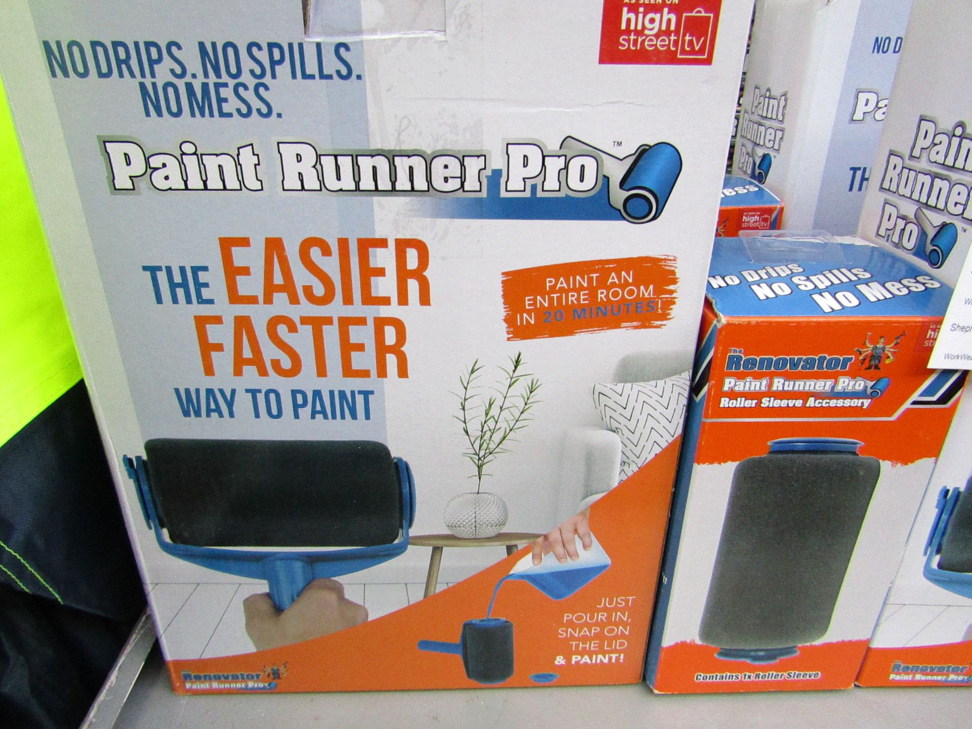 | 1x | PAINT RUNNER PRO WITH PAINT RUNNER PRO ROLLER SLEEVE ACCESSORY | UNCHECKED AND BOXED | NO