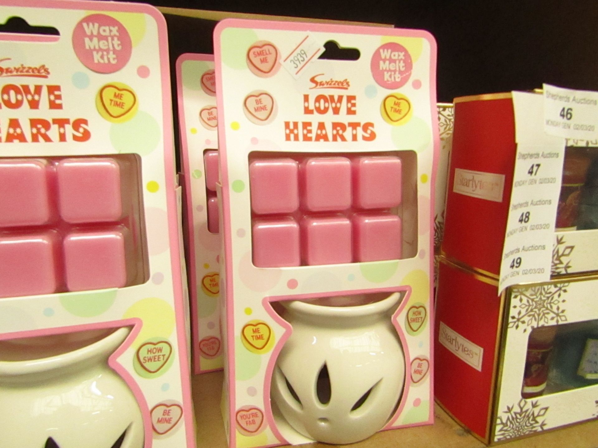 Swizzles Love Hearts Wax Melt Kit With Burner. New & Packaged