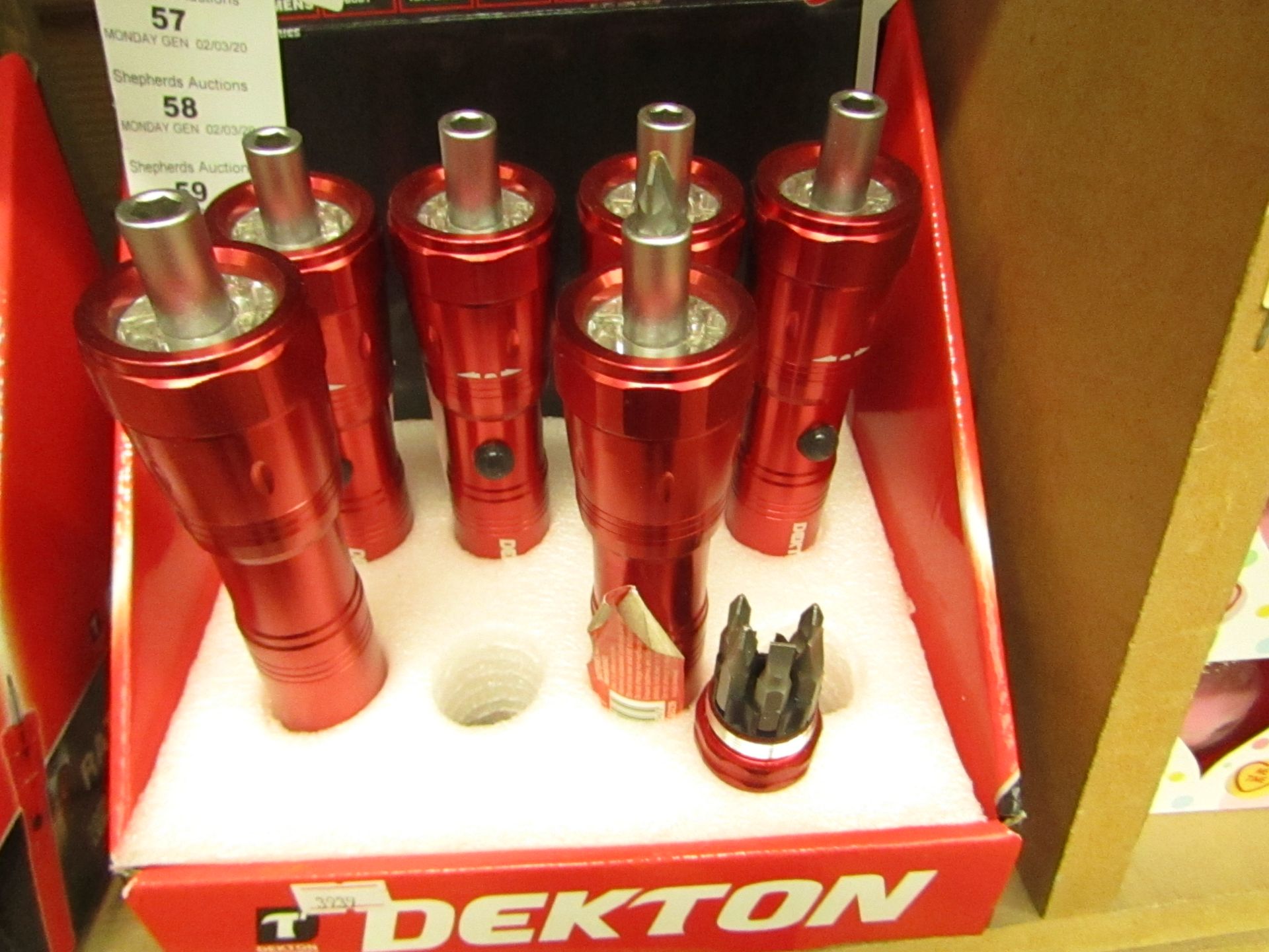 Dekton 6 LED Ratchet Torch. Heavy Duty with Bit Storage in Handle. New