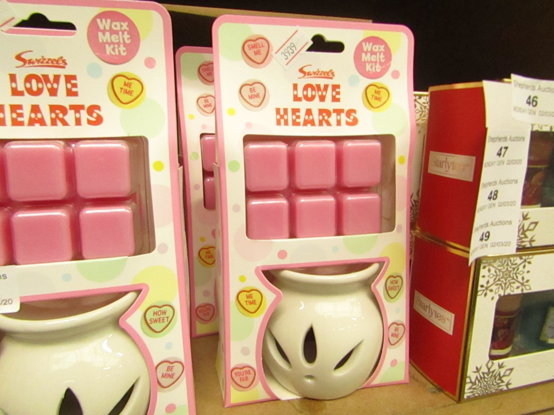 Swizzles Love Hearts Wax Melt Kit With Burner. New & Packaged