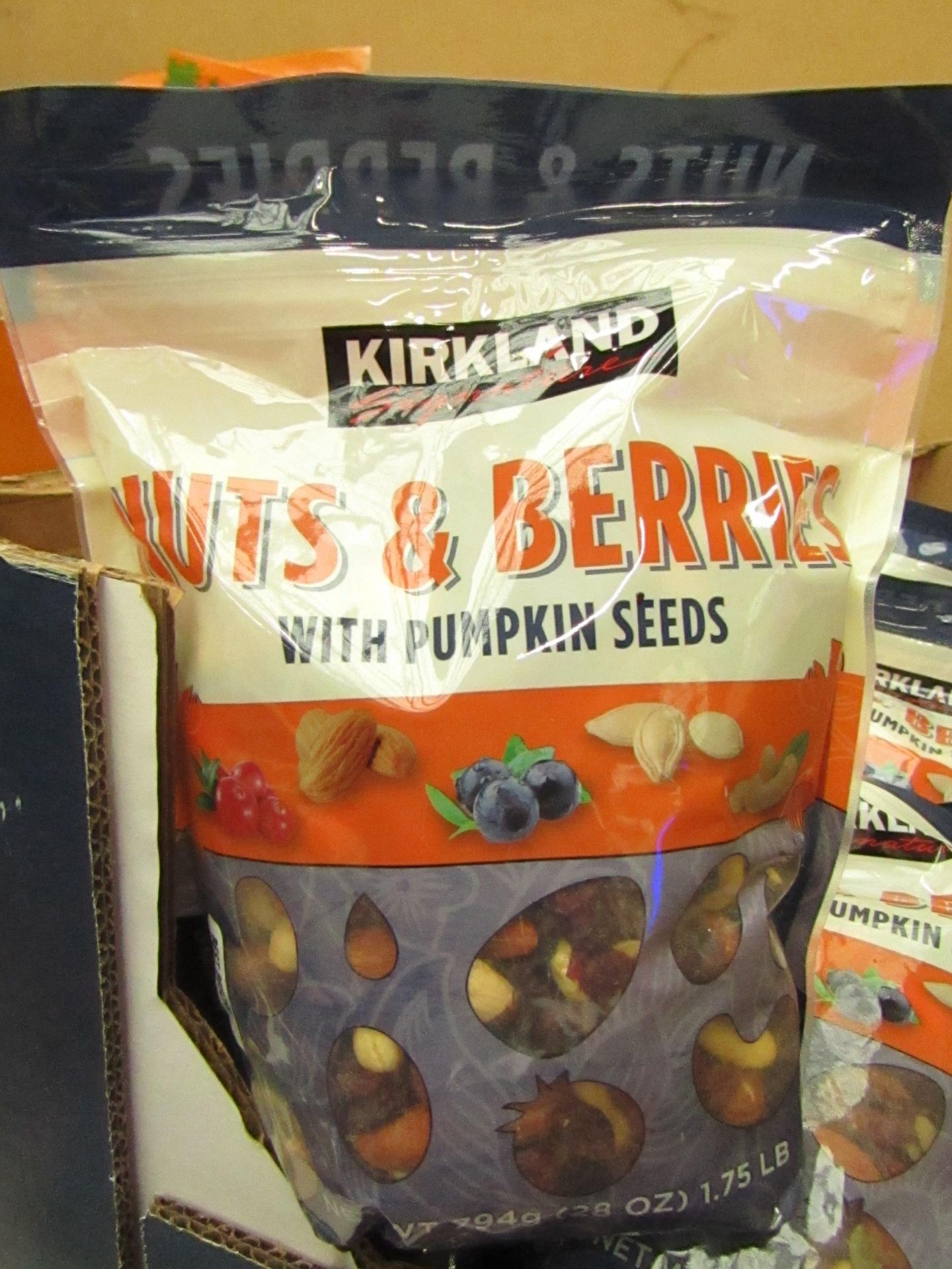 Kirkland - Nuts & Berries with Pumpin Seeds - BB 03/03/20.