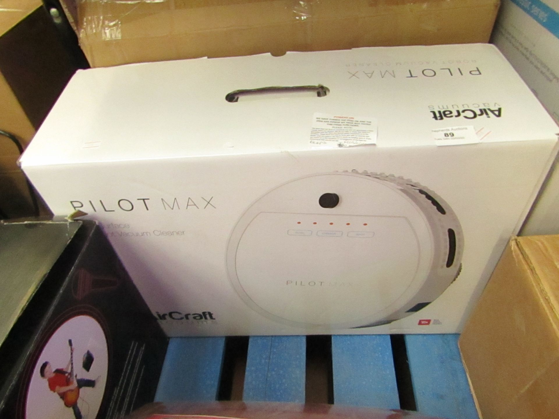 AirCraft - Pilot Max ROBOVAC - Powers On But Keeps Flashing No Movement - Boxed. RRP CIRCA £129.99.