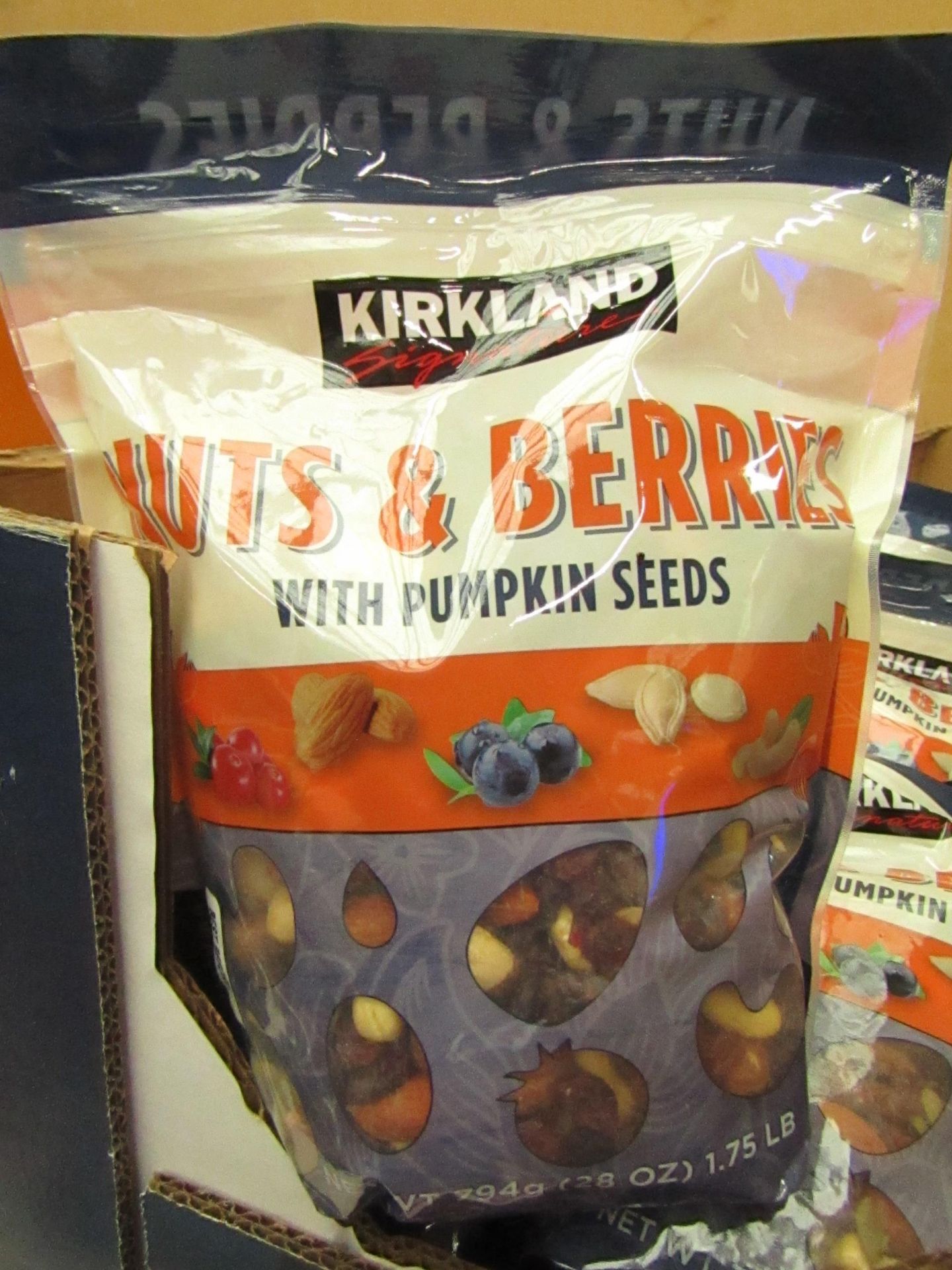 Kirkland - Nuts & Berries with Pumpin Seeds - BB 03/03/20.