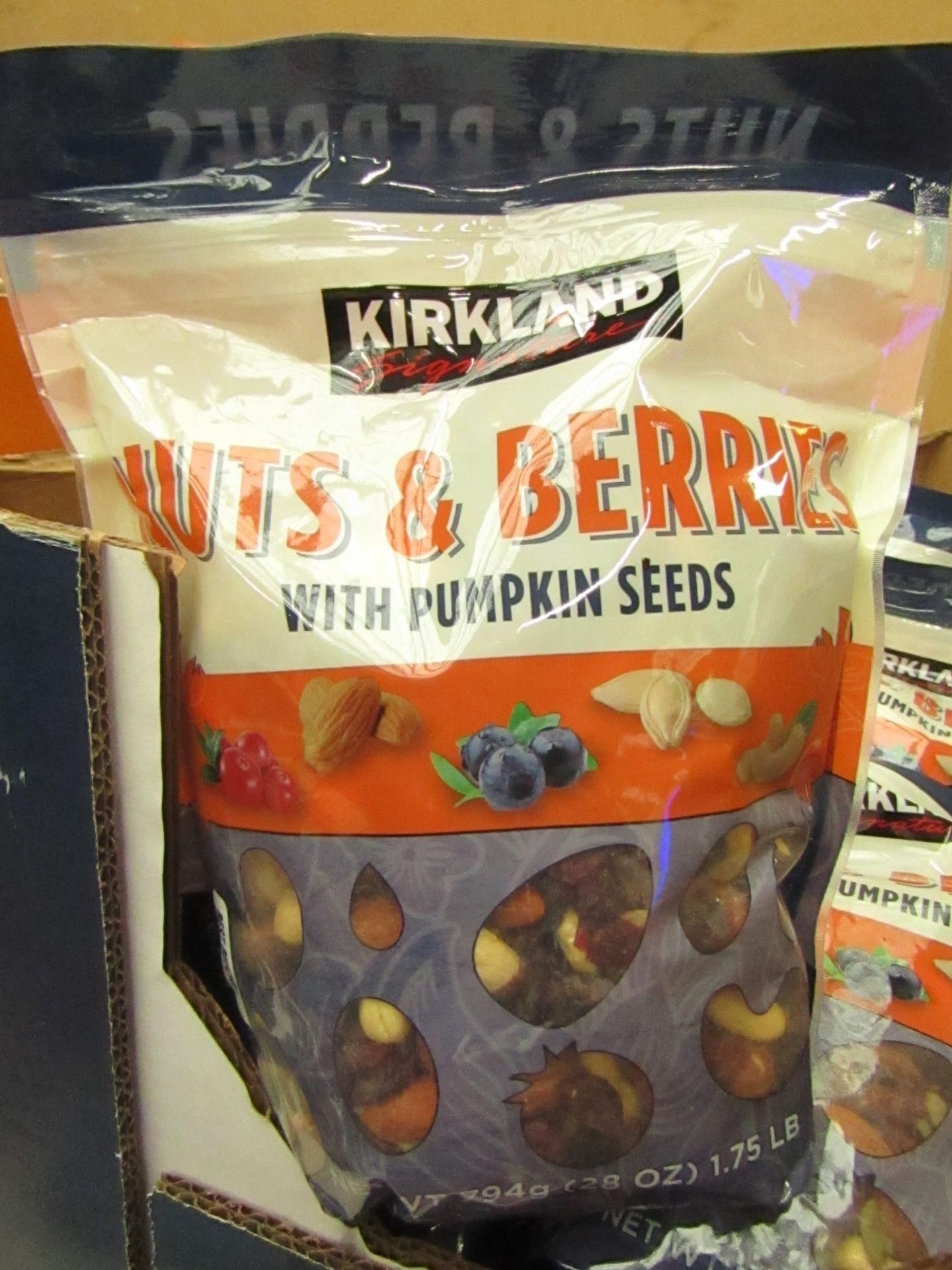 Kirkland - Nuts & Berries with Pumpin Seeds - BB 03/03/20.