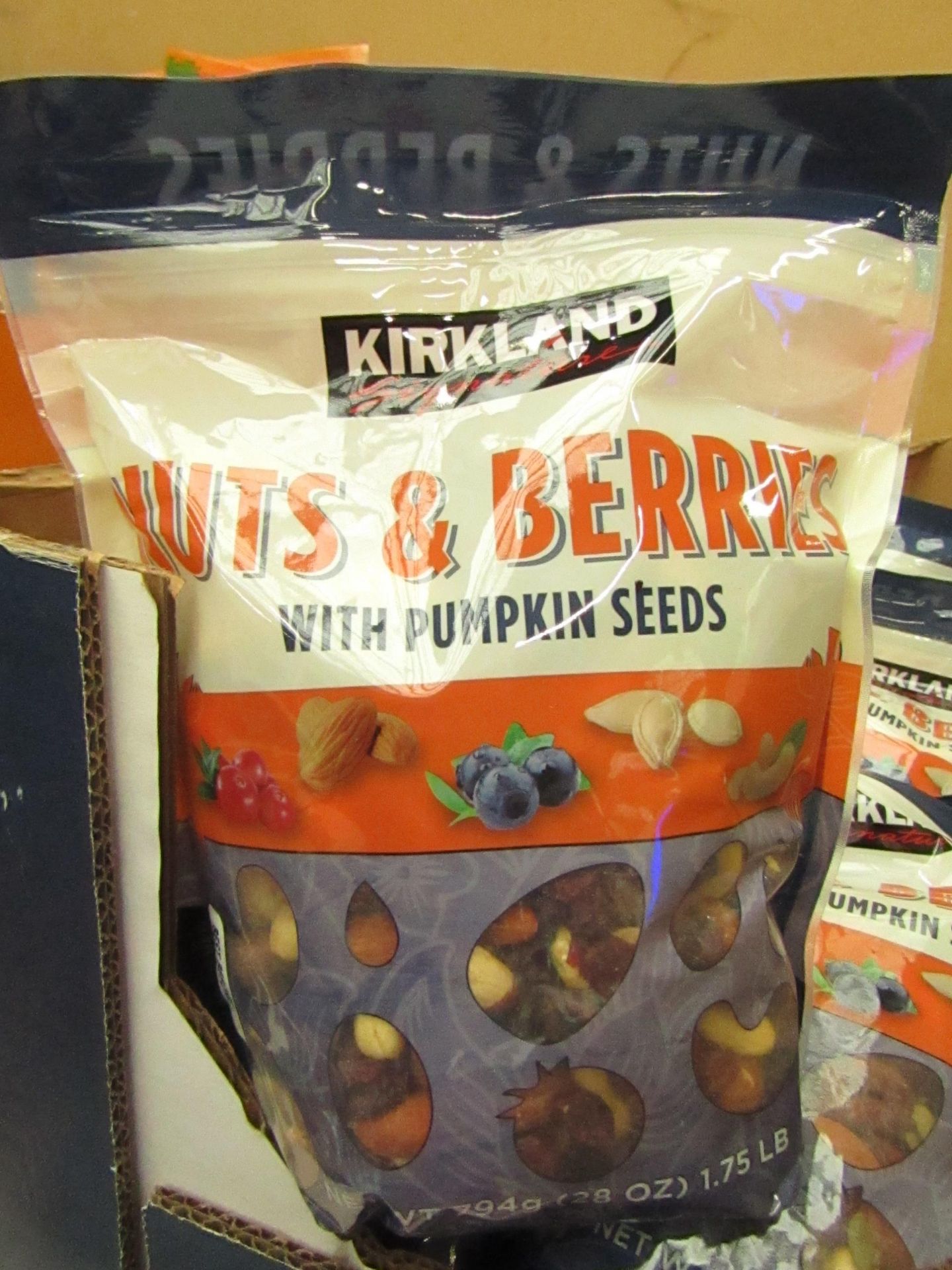 Kirkland - Nuts & Berries with Pumpin Seeds - BB 03/03/20.