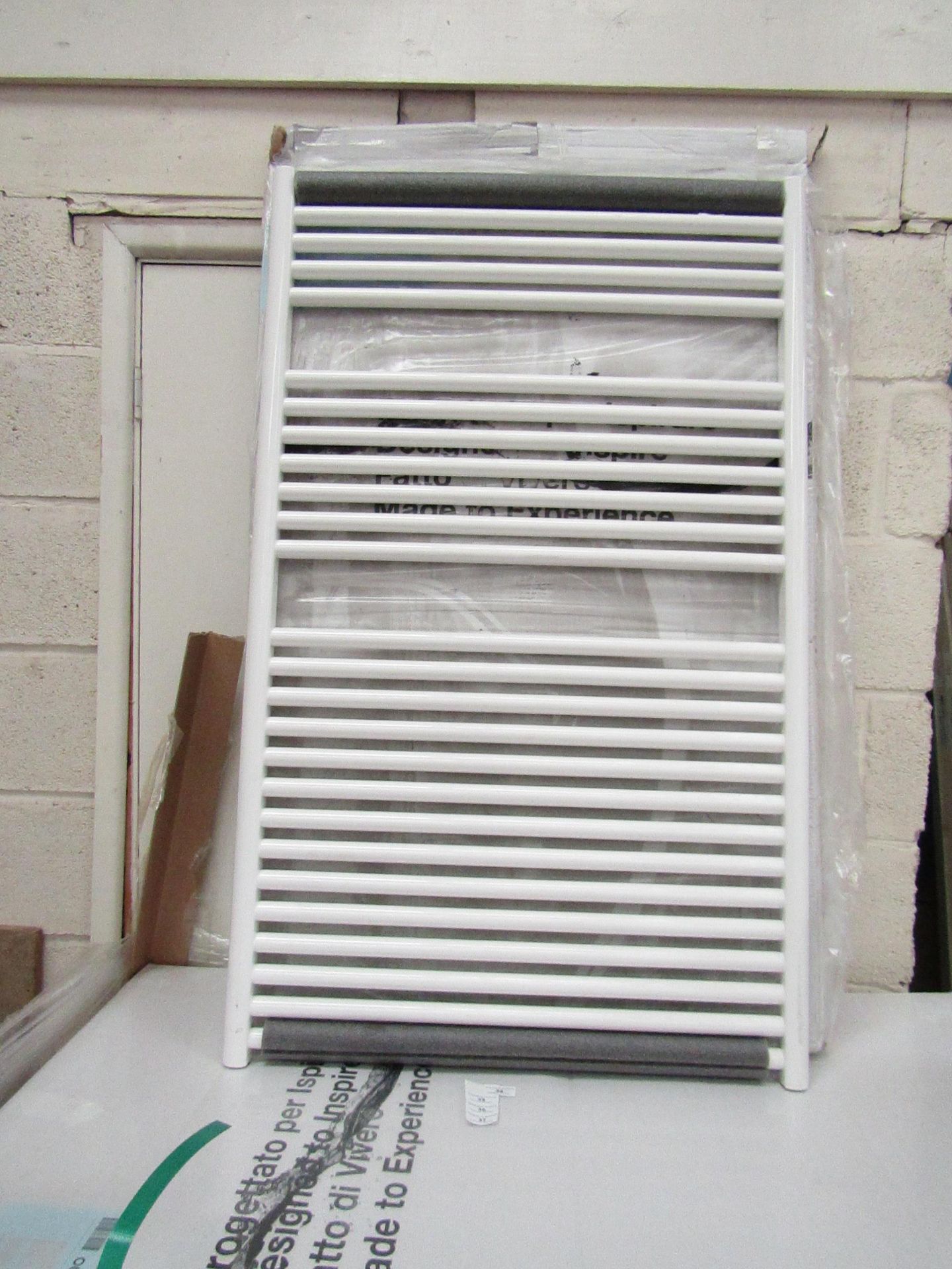 Tissino Hugo series 2 Chunky 1212x750mm White towel radiator, new and boxed.