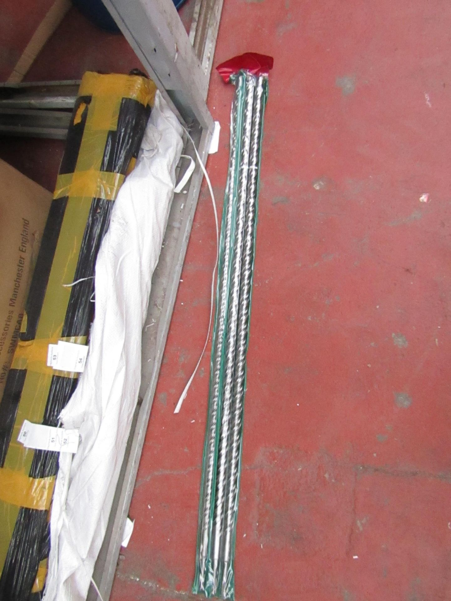 Pack of 3x 1m drill buts, new and packaged.