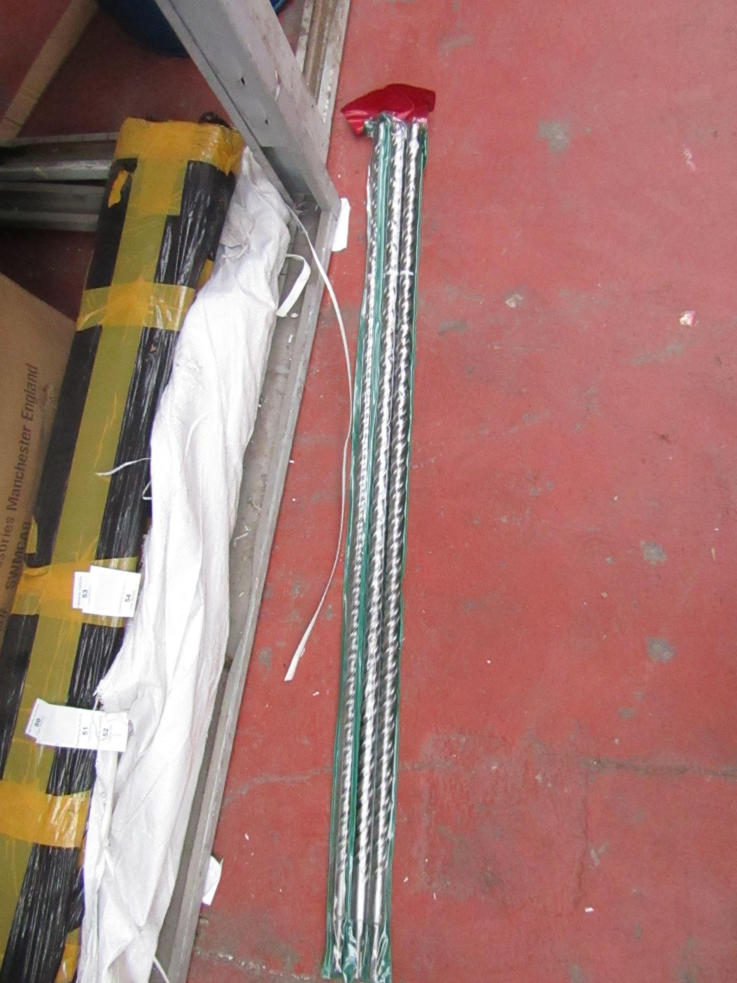 Pack of 3x 1m drill buts, new and packaged.