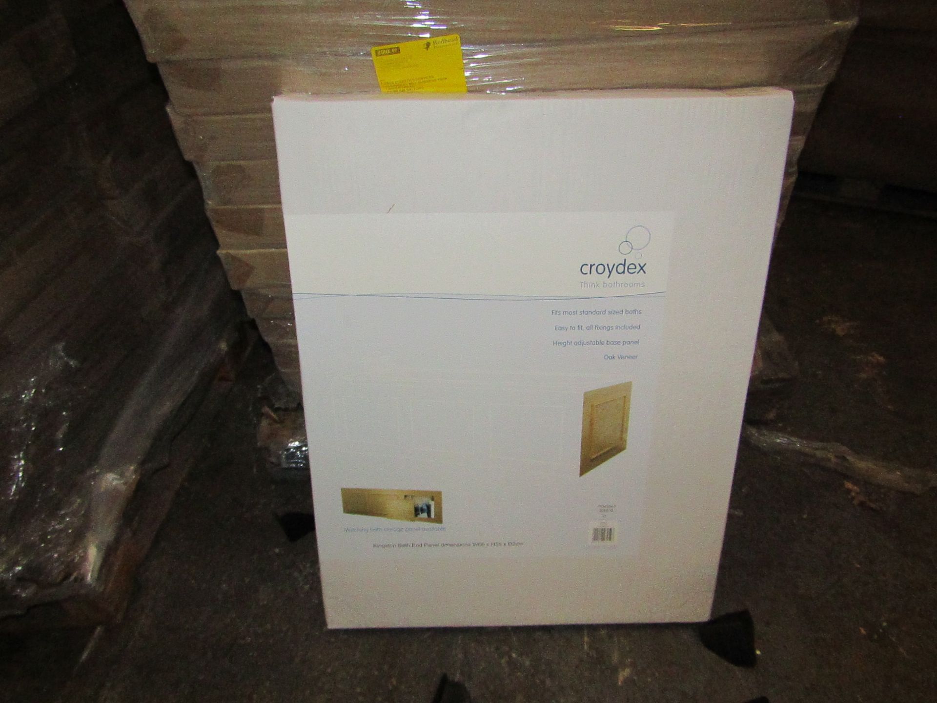 Pallet of approx 40 Croydex Oak end panels, new and boxed, says fits most standard baths