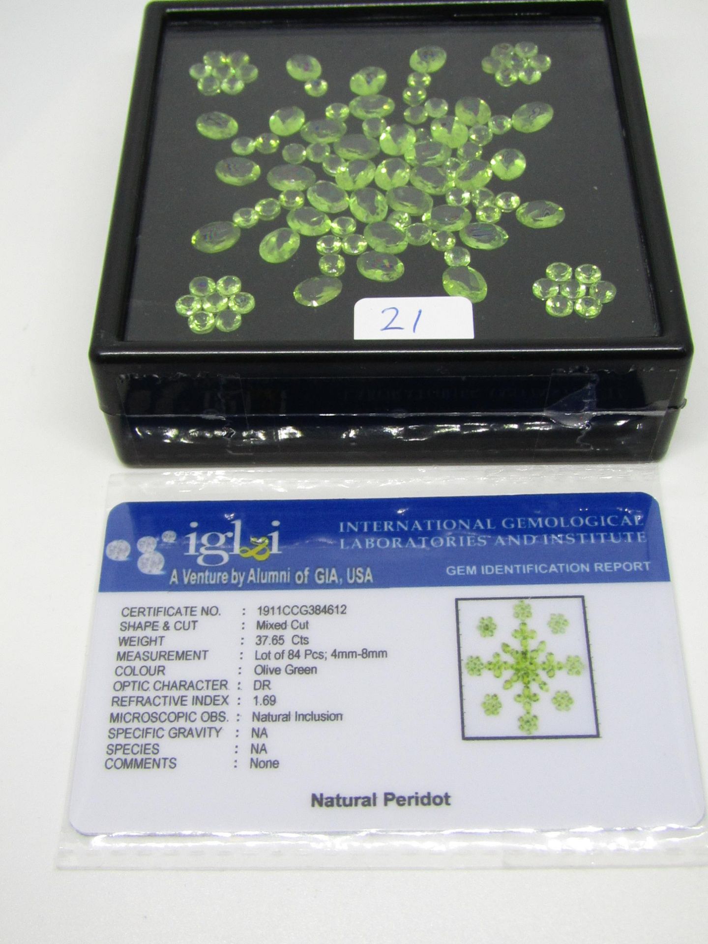 IGL&I Certified, A Company part of the GIA organisation, Natural Peridot 37.65 carat 84 pieces -