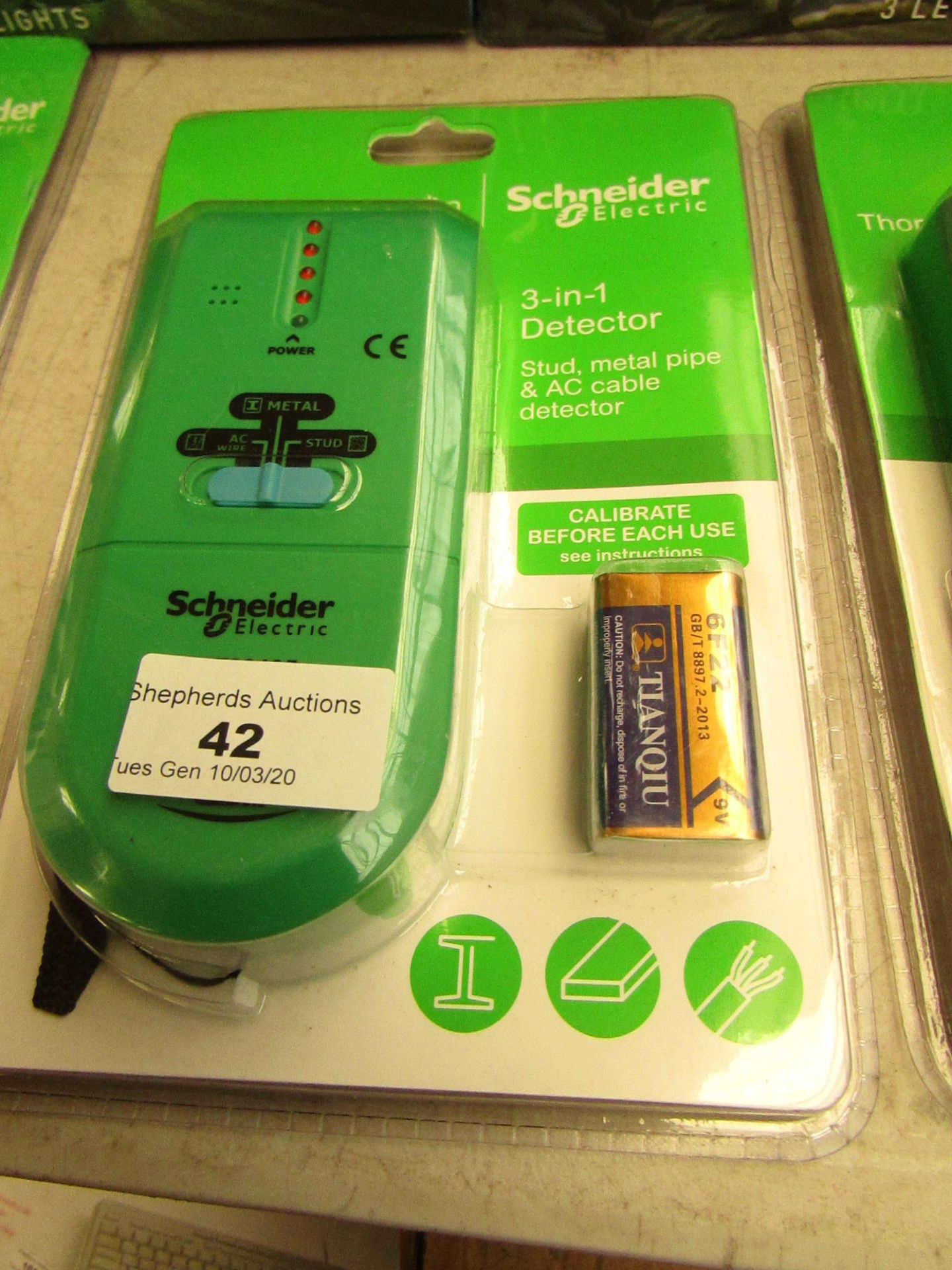 Schneider Electric 3 in 1 detector, new and packaged.