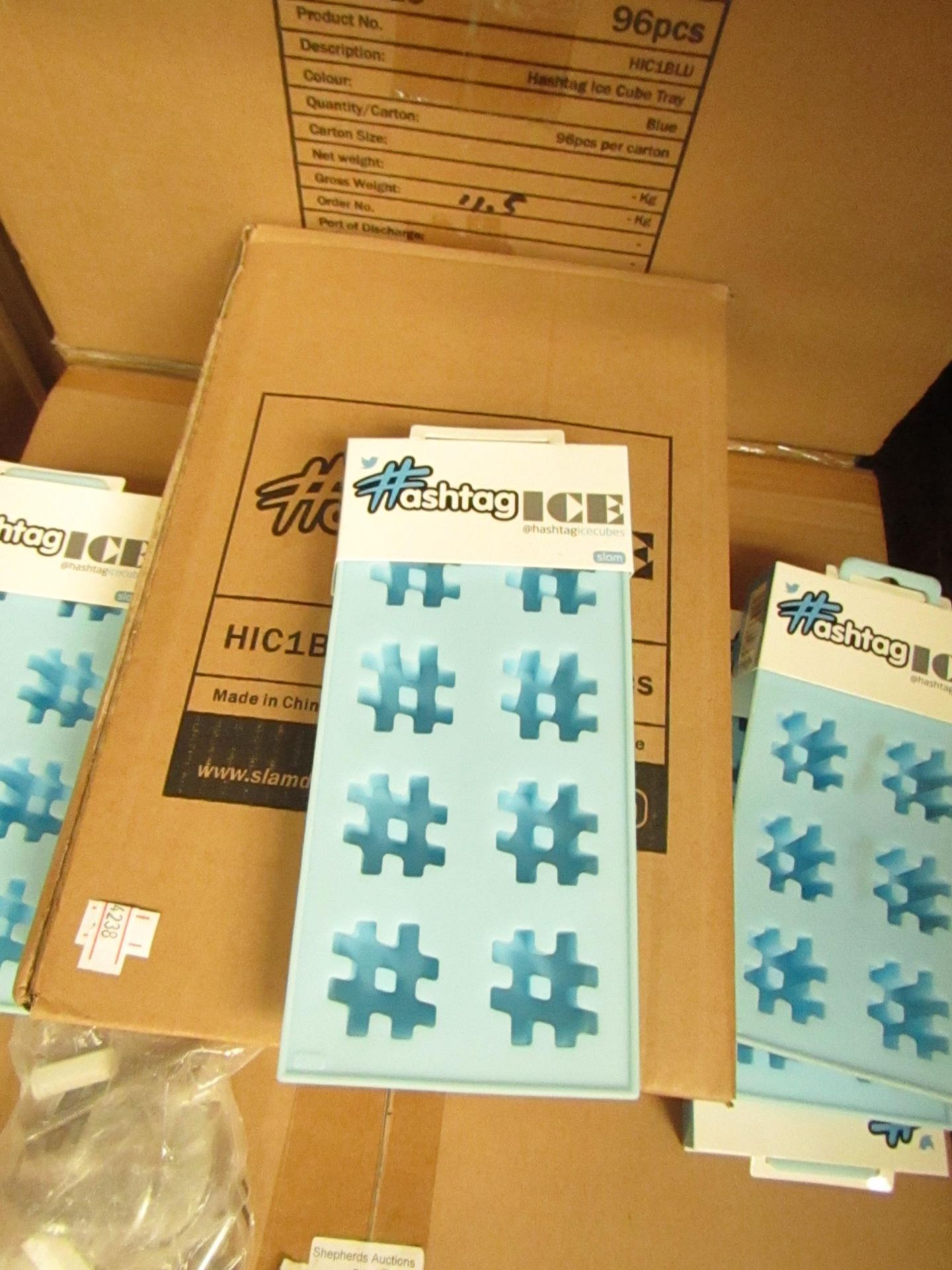 96x Hashtag ice cubes, new and boxed.