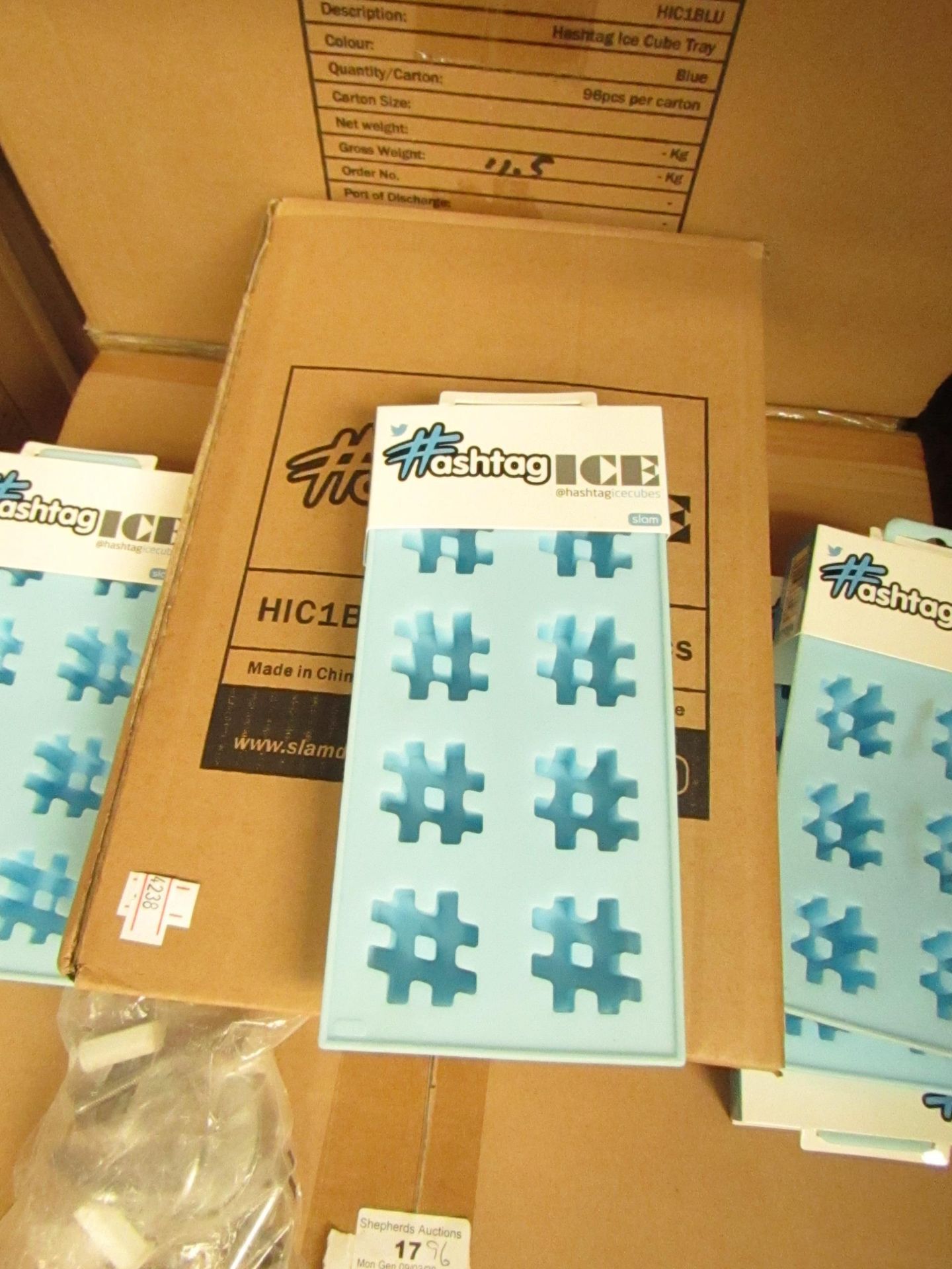 96x Hashtag ice cubes, new and boxed.