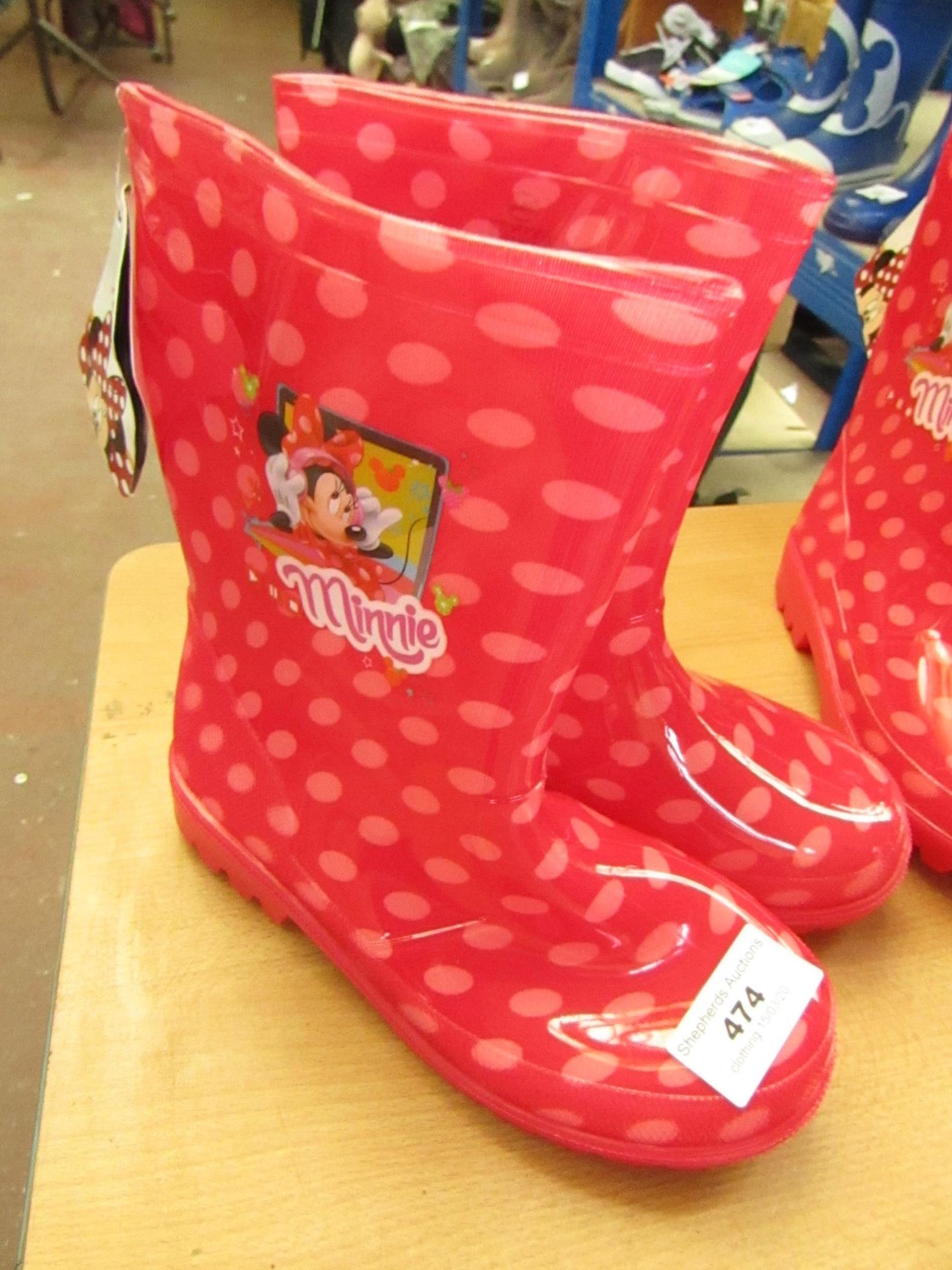 Disney Minine Mouse Rain Boots with LED Lights size 30/31 new with tag