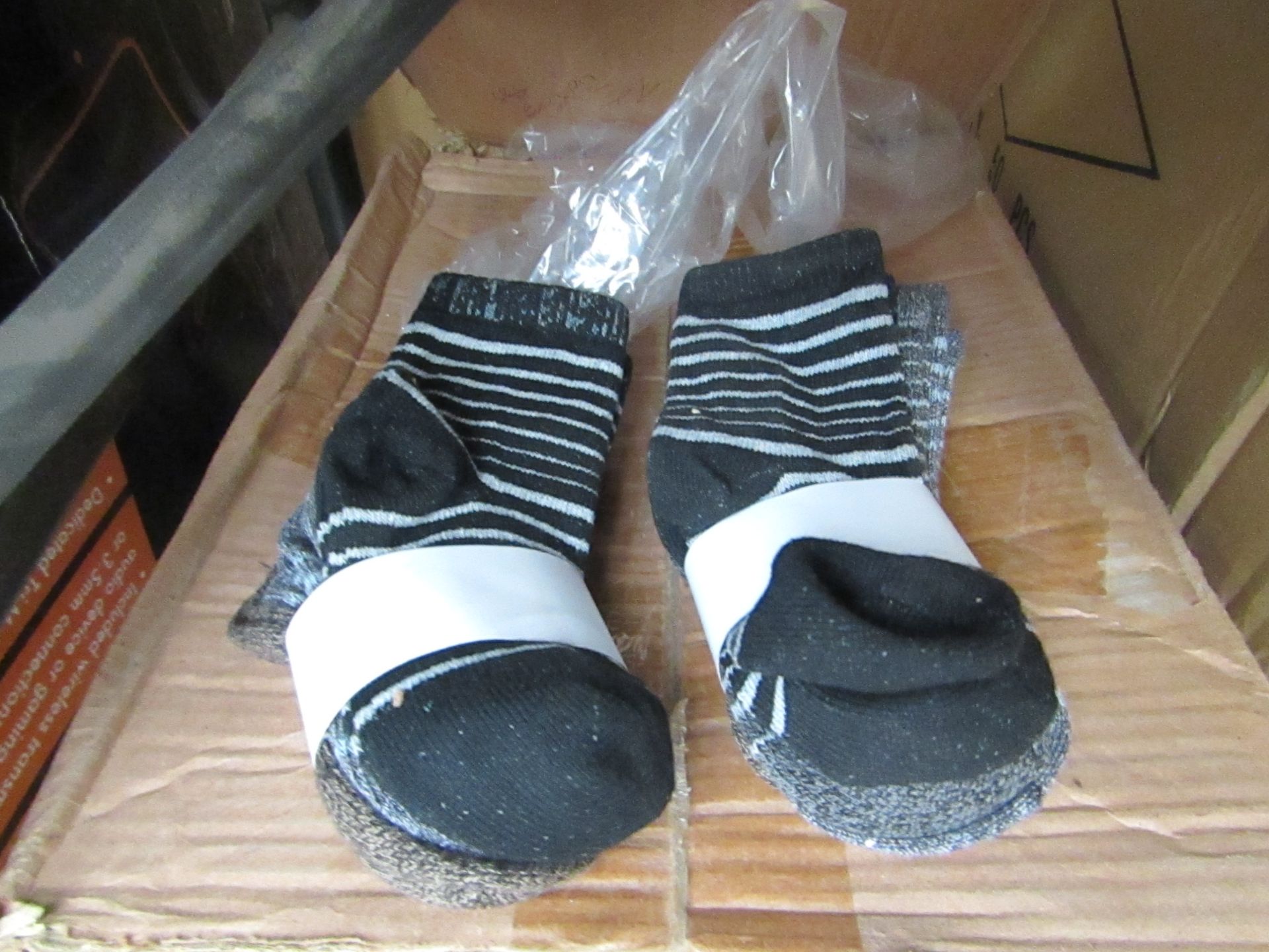 6x Pairs of 3 Childrens Socks - See the Image For Design.