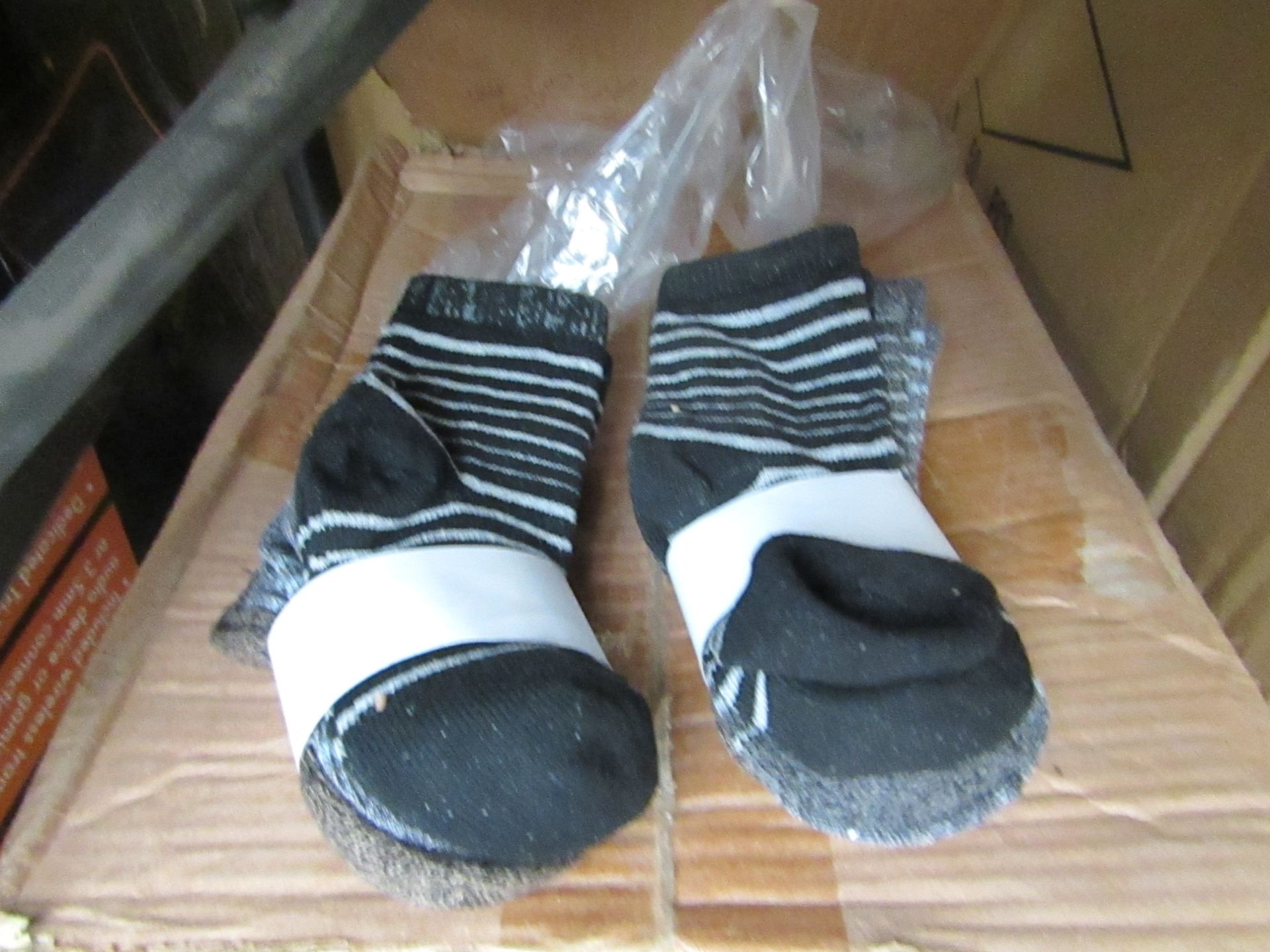 6x Pairs of 3 Childrens Socks - See the Image For Design.