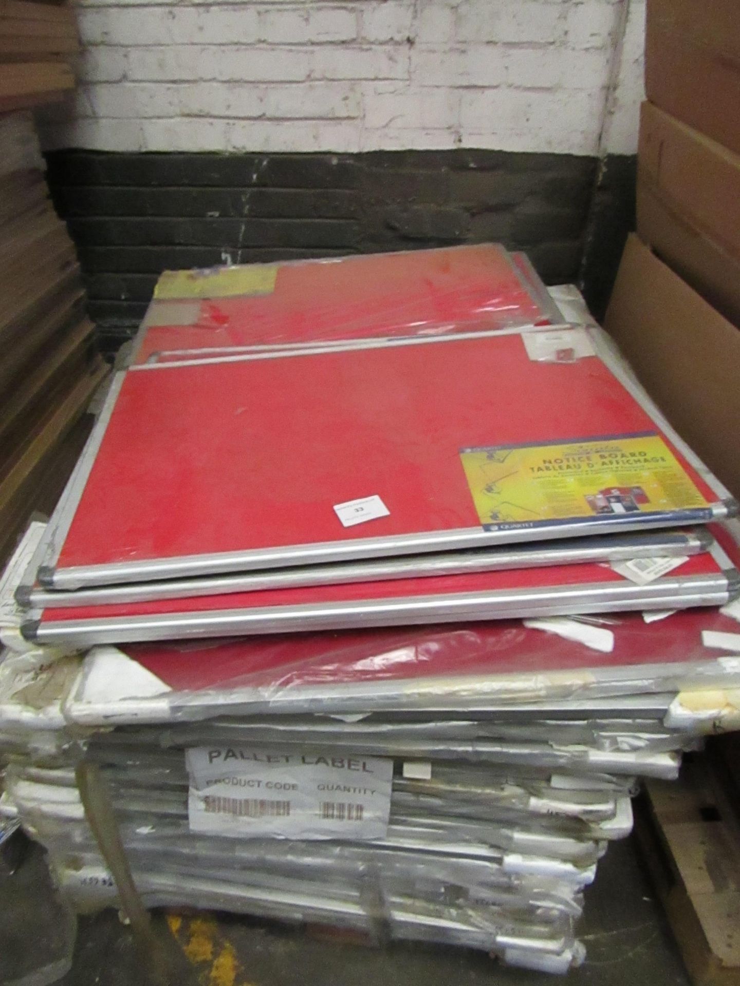 Pallet of approx 40 Felt notice boards, appears to be a mix of 900x600 and 600x600.
