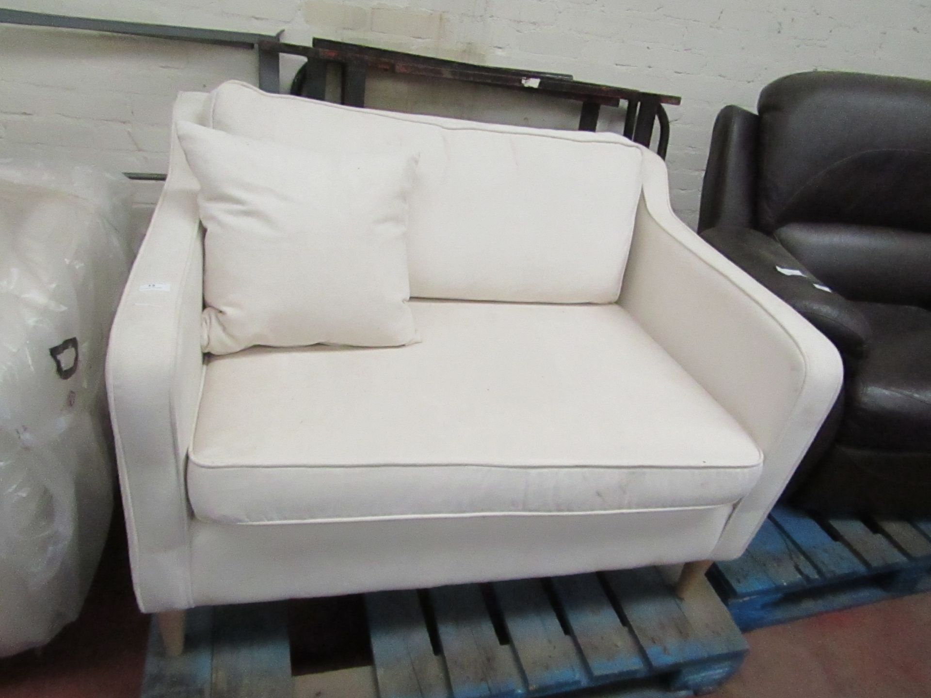 White Meadow Snuggle Seat with Wood Feet 1.1m x 90cm ex-display