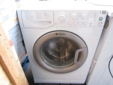 Hotpoint Style 7Kg washing machine, powers on and spins.