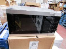 SHARP - 900W Microwave - Item Tested Working & Boxed.