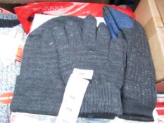 3 piece Merino Wool Gift Sets being Hat, Gloves & Socks new & packaged