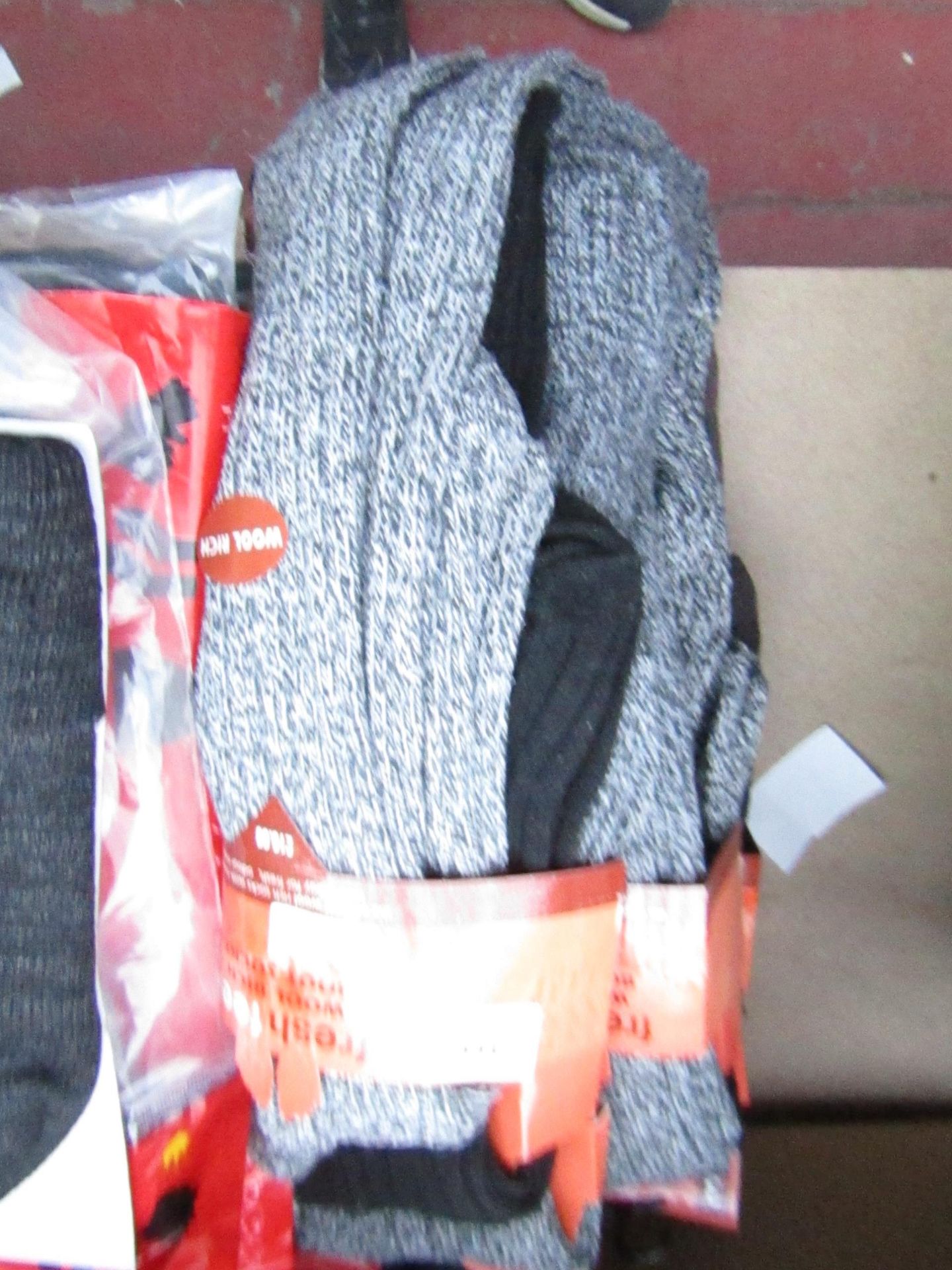 3x Pairs of Wool Socks socks, size 6-11, new and packaged.
