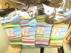 12 X Pairs of Mens Design Socks size 6-11 new in packaging (see image for design)